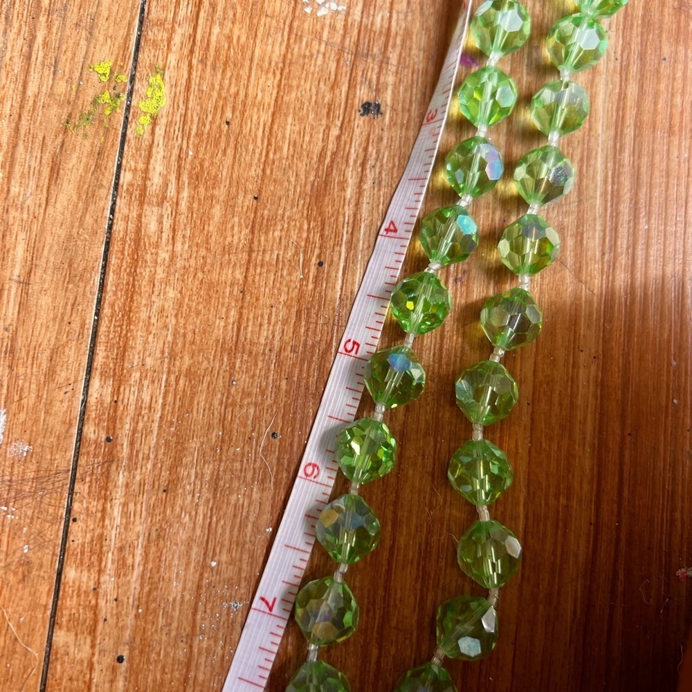 Vintage green Aurora Borealis Crystal Rhinestone gold clasp Strand 60 g Necklace - Picture 7 of 7